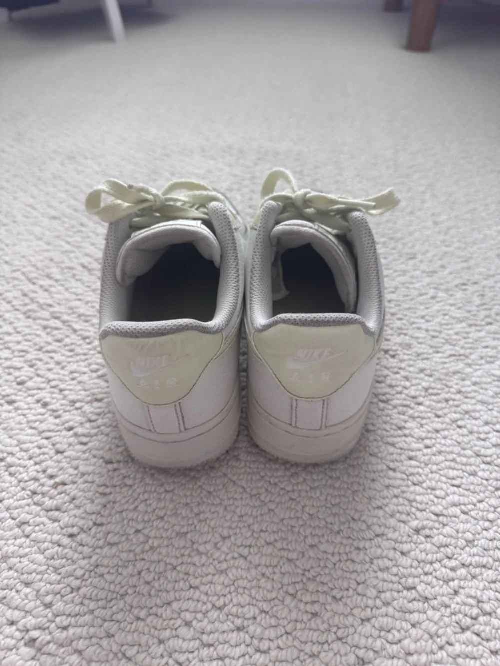 Nike Low-Top Sneakers in White with Pale Green Lining
